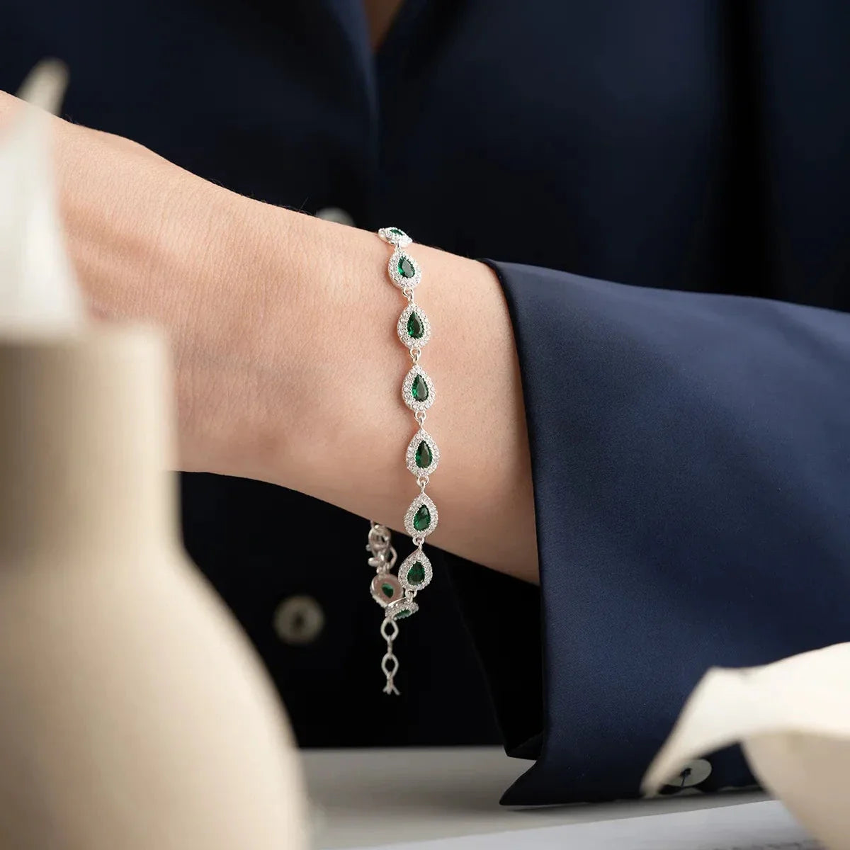 DAMLA TAŞLI ZÜMRÜT BİLEKLİK | 925 GÜMÜŞ