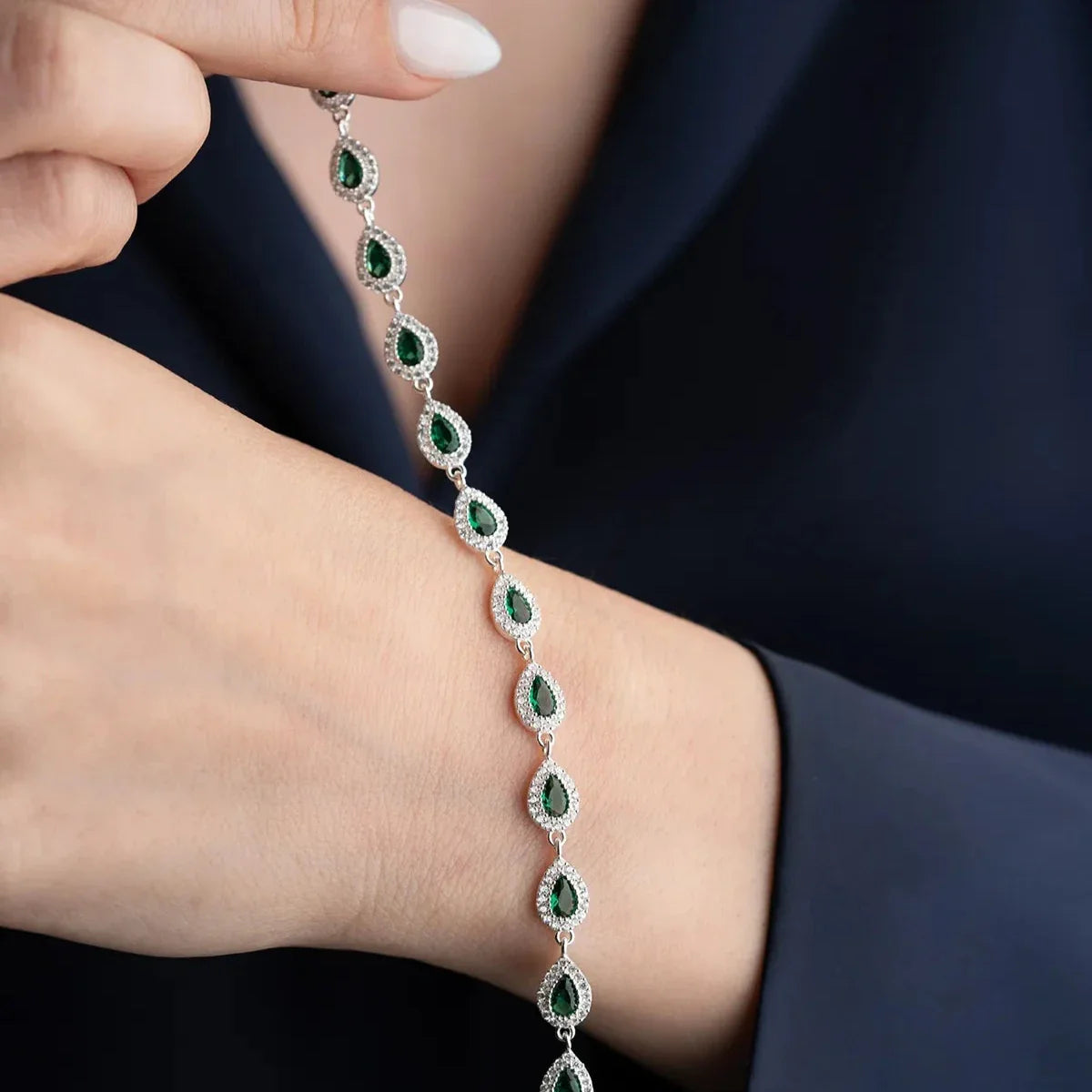 DAMLA TAŞLI ZÜMRÜT BİLEKLİK | 925 GÜMÜŞ