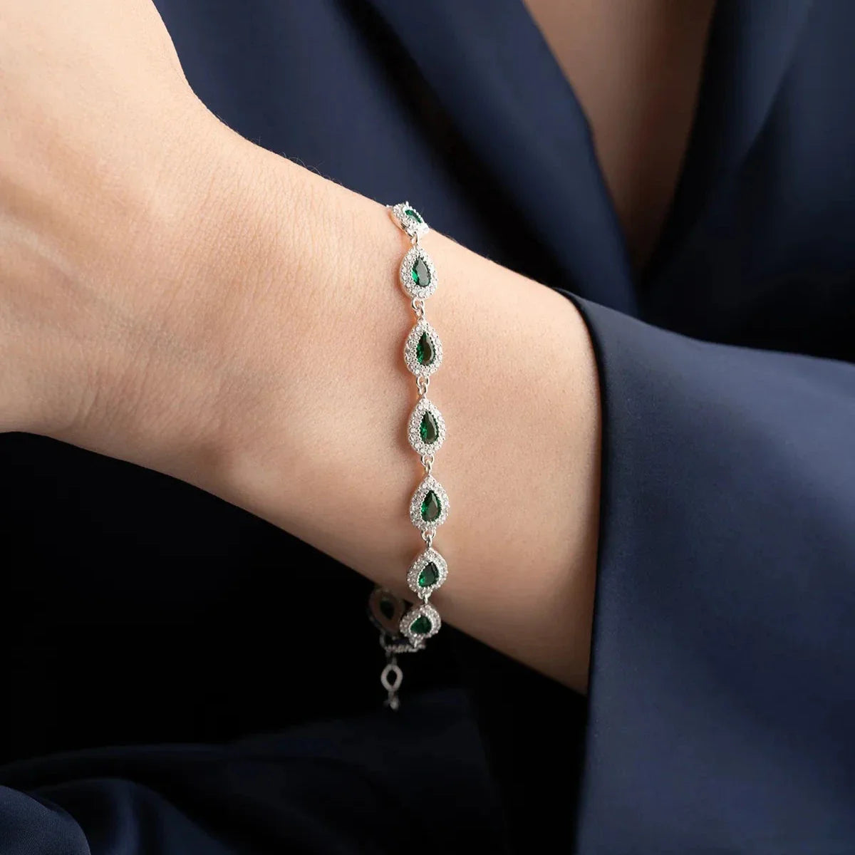 DAMLA TAŞLI ZÜMRÜT BİLEKLİK | 925 GÜMÜŞ