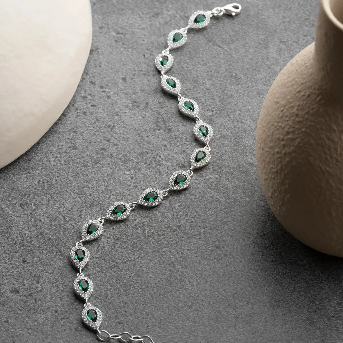 DAMLA TAŞLI ZÜMRÜT BİLEKLİK | 925 GÜMÜŞ