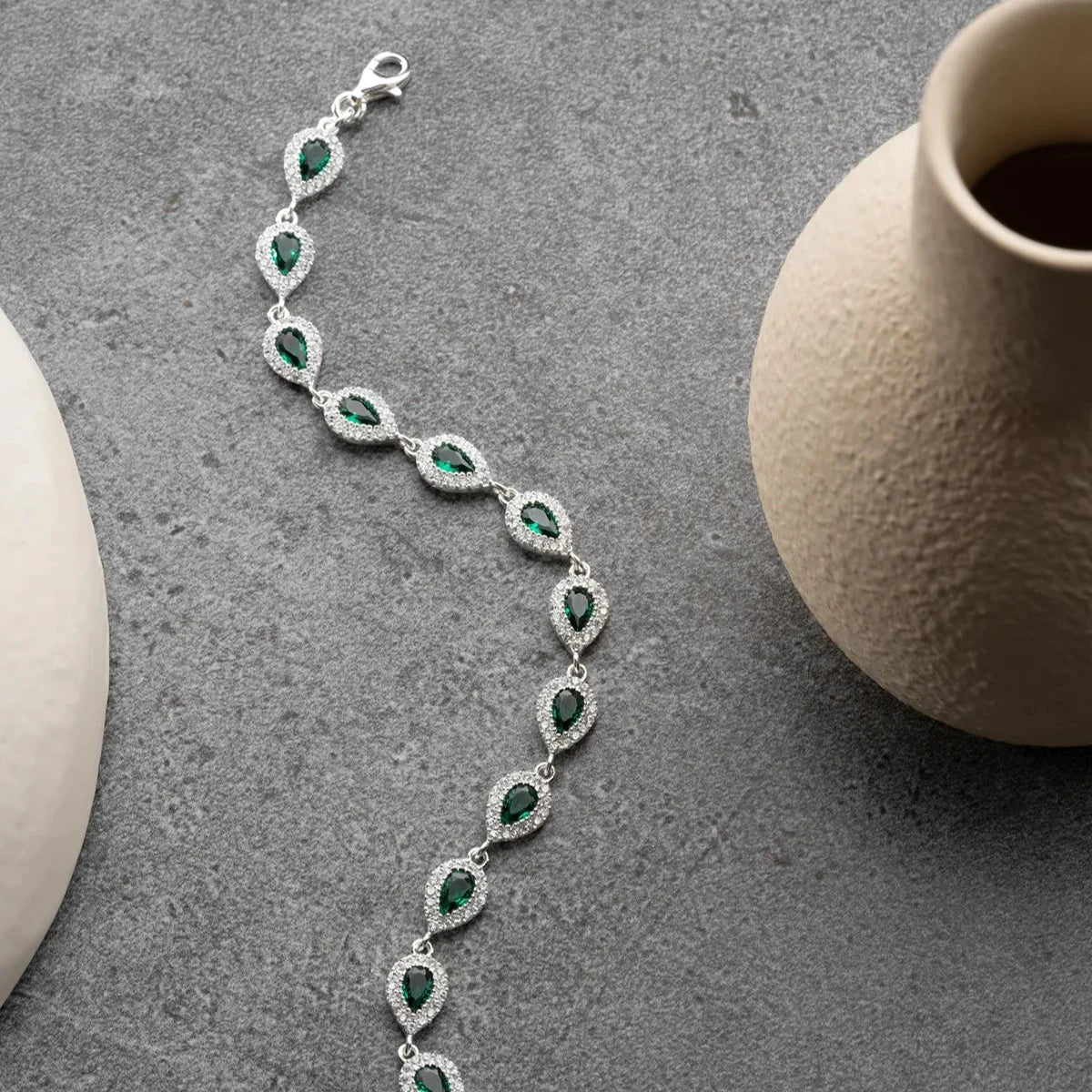 DAMLA TAŞLI ZÜMRÜT BİLEKLİK | 925 GÜMÜŞ