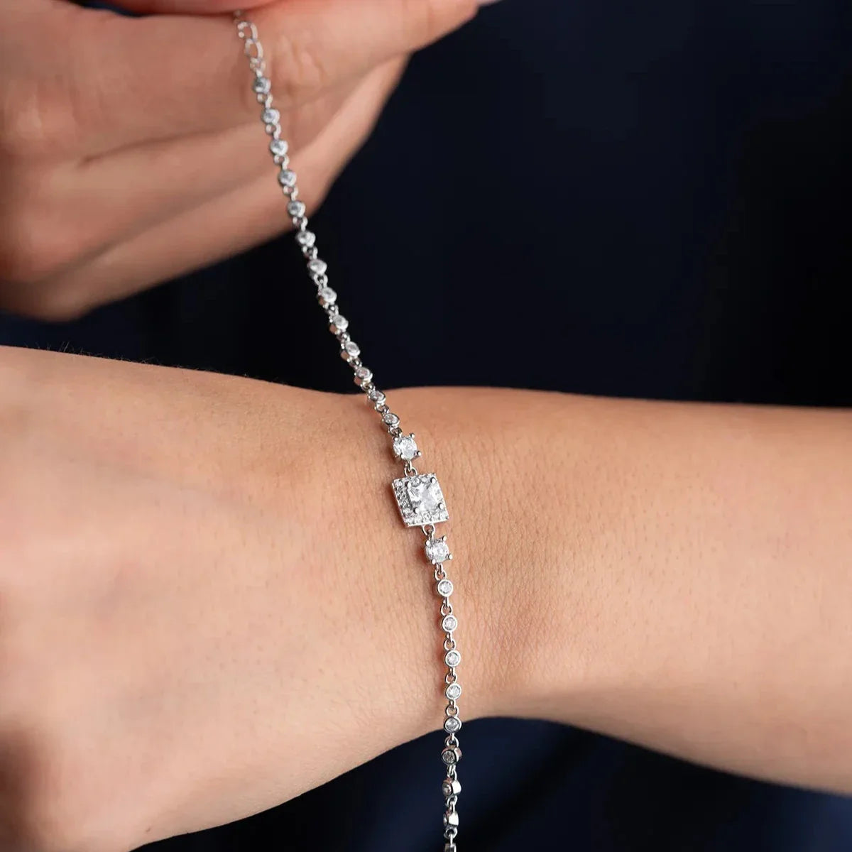 KARE TAŞLI SU YOLU BİLEKLİK | 925 GÜMÜŞ