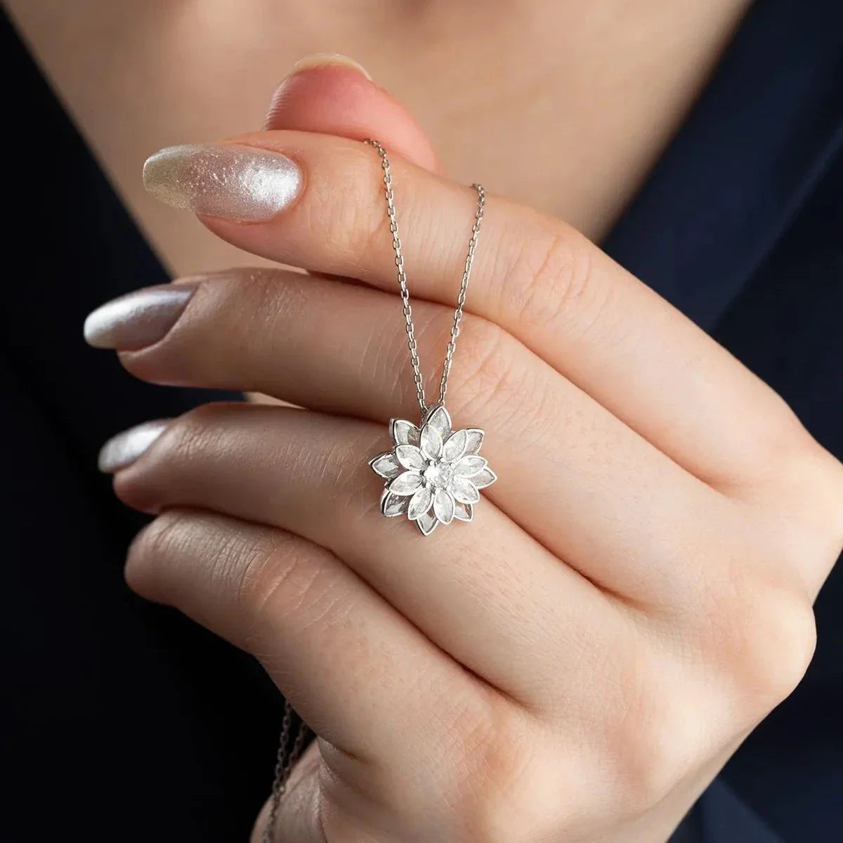 BEYAZ LOTUS ÇİÇEĞİ KOLYE | 925 GÜMÜŞ