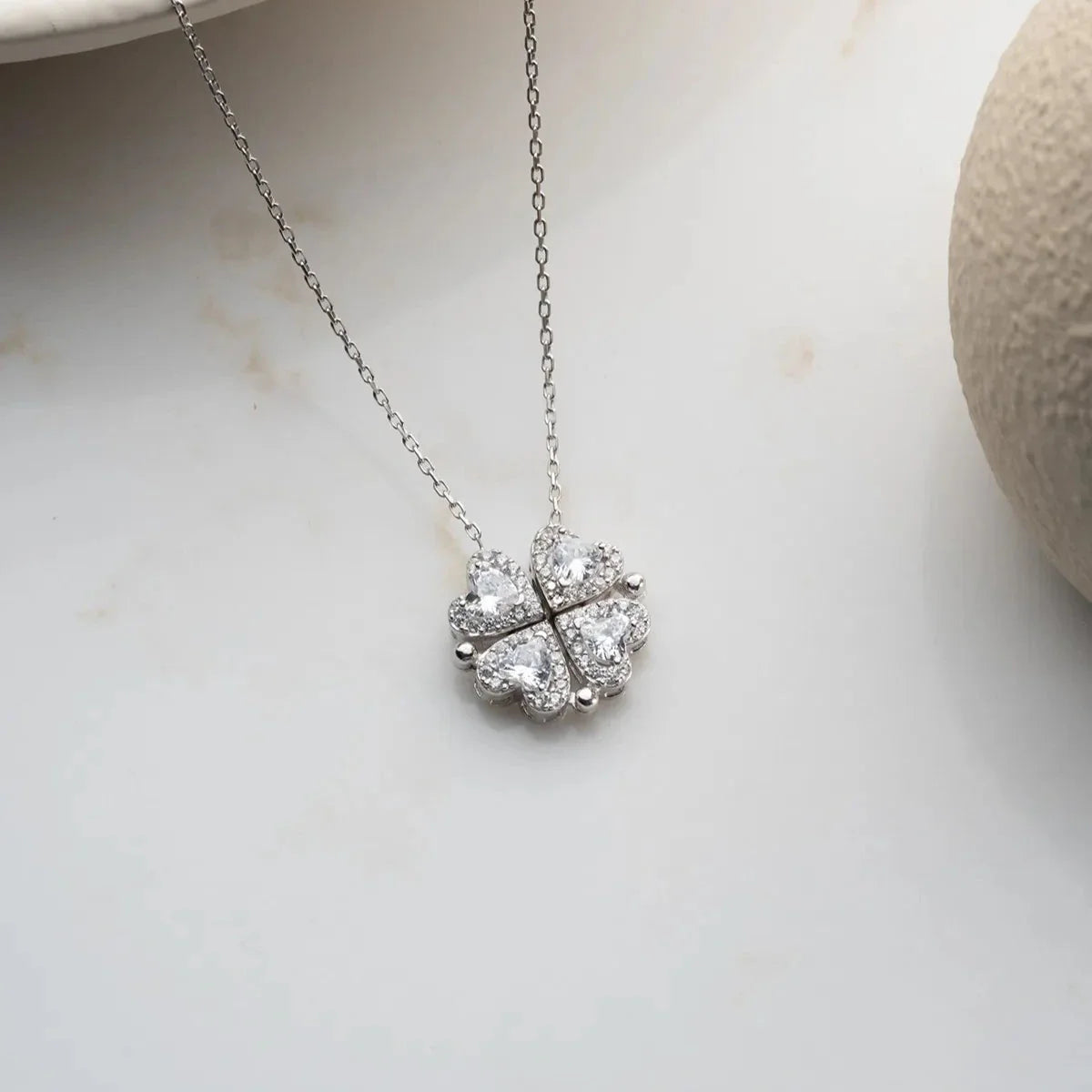 MIKNATISLI BEYAZ TAŞ KOLYE | 925 GÜMÜŞ