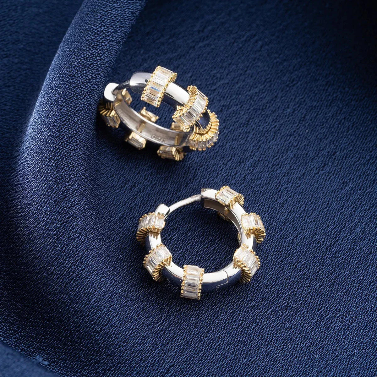 BAGET TAŞLI HALKA KÜPE | 925 GÜMÜŞ