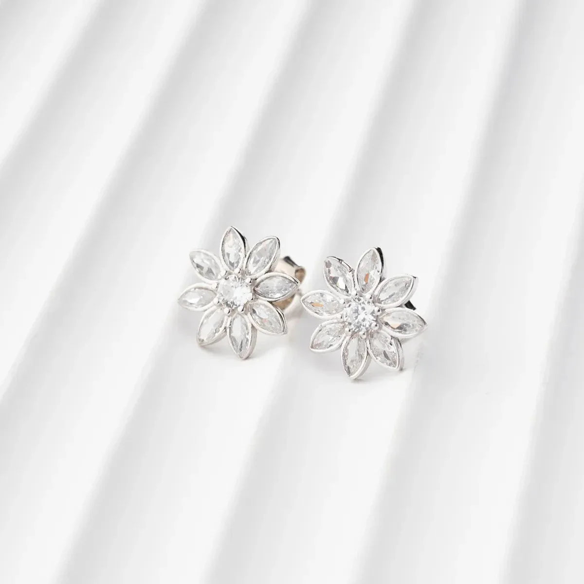 LOTUS ÇİÇEĞİ ÇİVİLİ KÜPE | 925 GÜMÜŞ