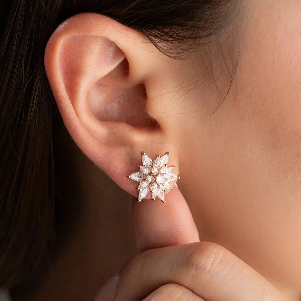 BUZLU LOTUS ÇİÇEĞİ KÜPE | 925 GÜMÜŞ