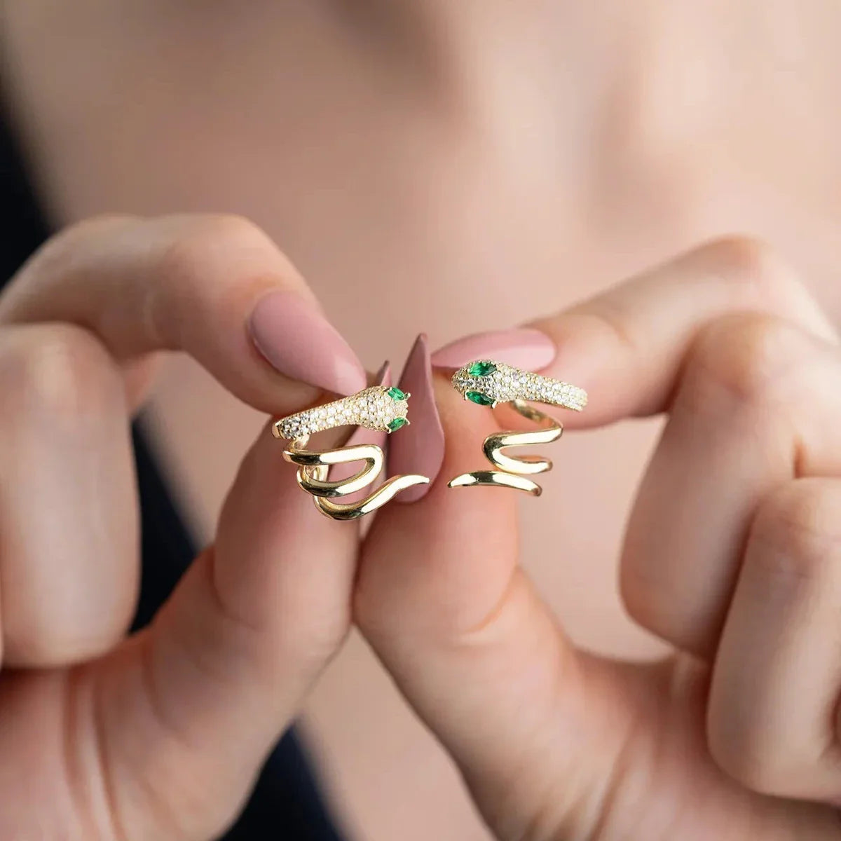 YEŞİL TAŞLI YILAN KÜPE | 925 GÜMÜŞ