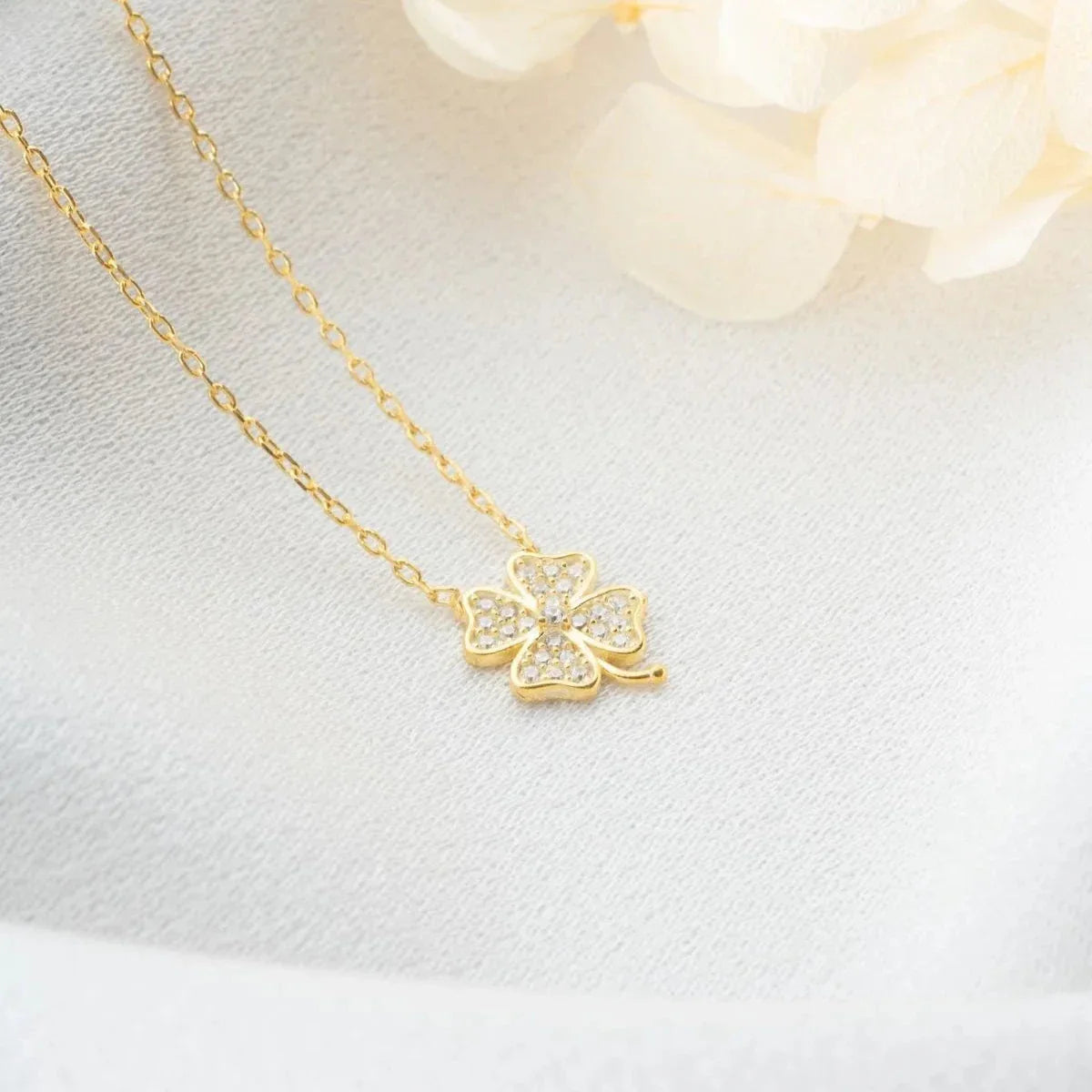 MİNİMAL TAŞLI YONCA KOLYE | 925 GÜMÜŞ