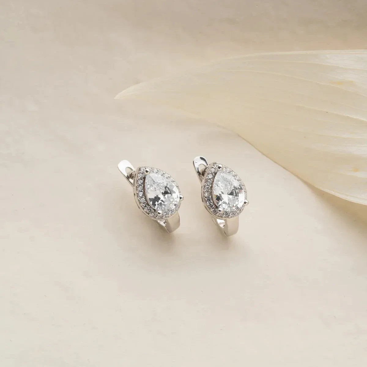 DAMLA TAŞLI KÜPE | 925 GÜMÜŞ