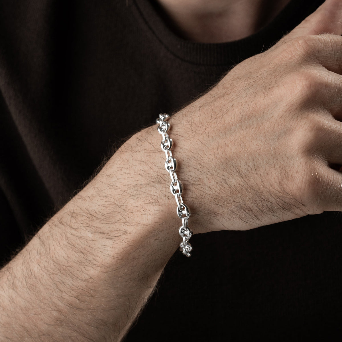 7.2 mm gemici zincir erkek bileklik, bilekte kullanımı.