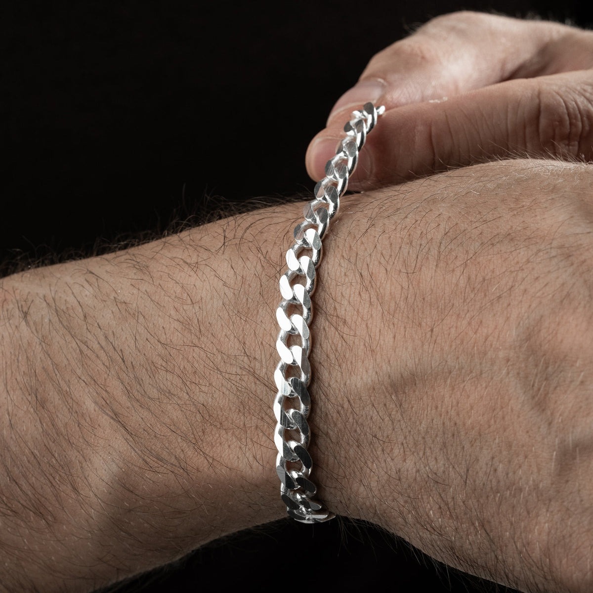 7.5 mm gurmet zincir erkek bileklik, bilekte kullanımı.
