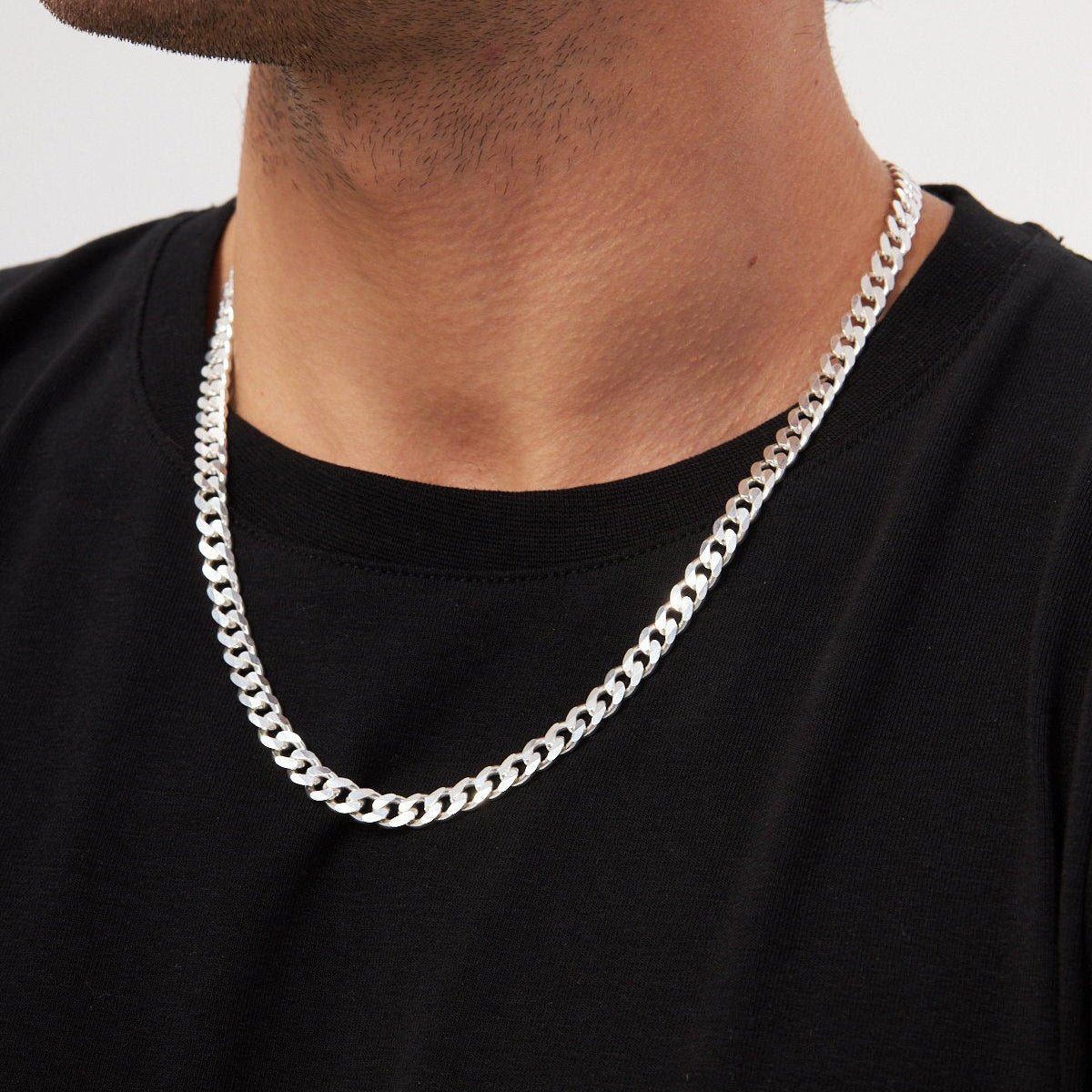 7.5 mm gurmet zincir erkek kolye, boyunda kullanımı.