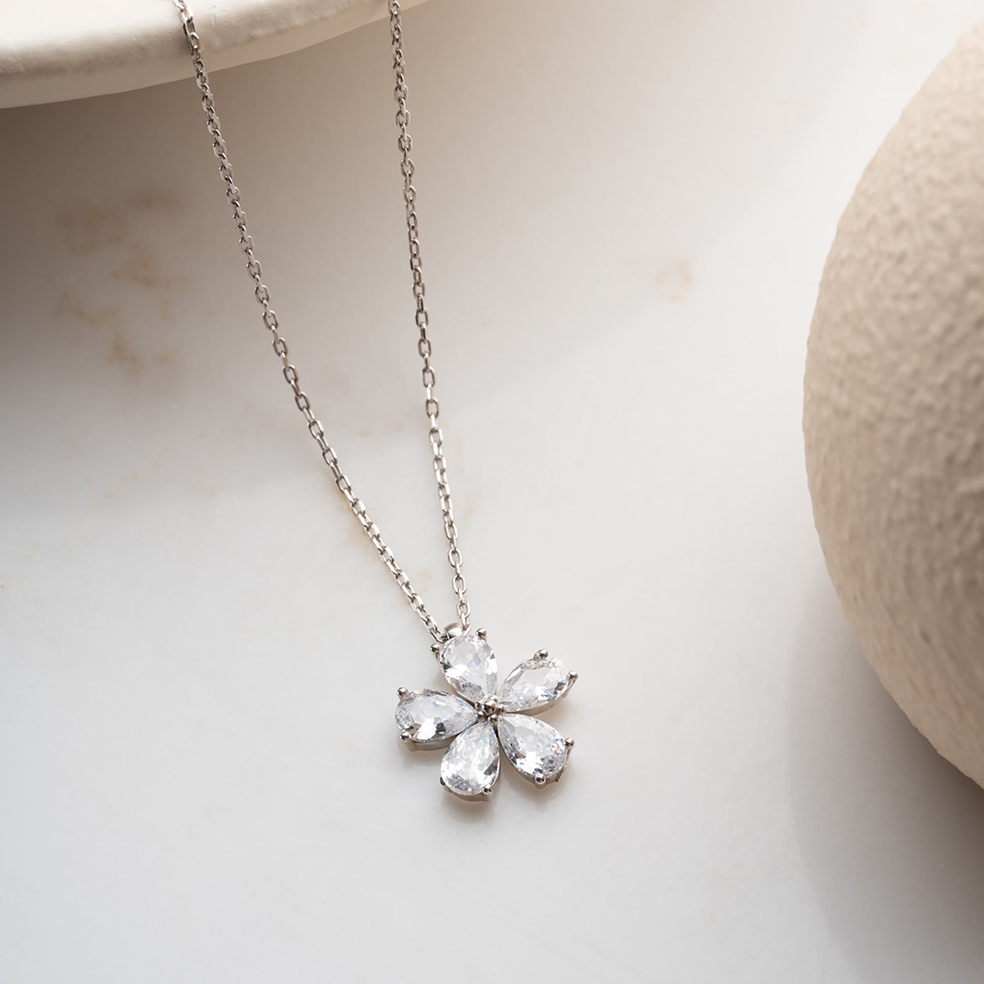 BEYAZ ÇİÇEK KOLYE | 925 GÜMÜŞ