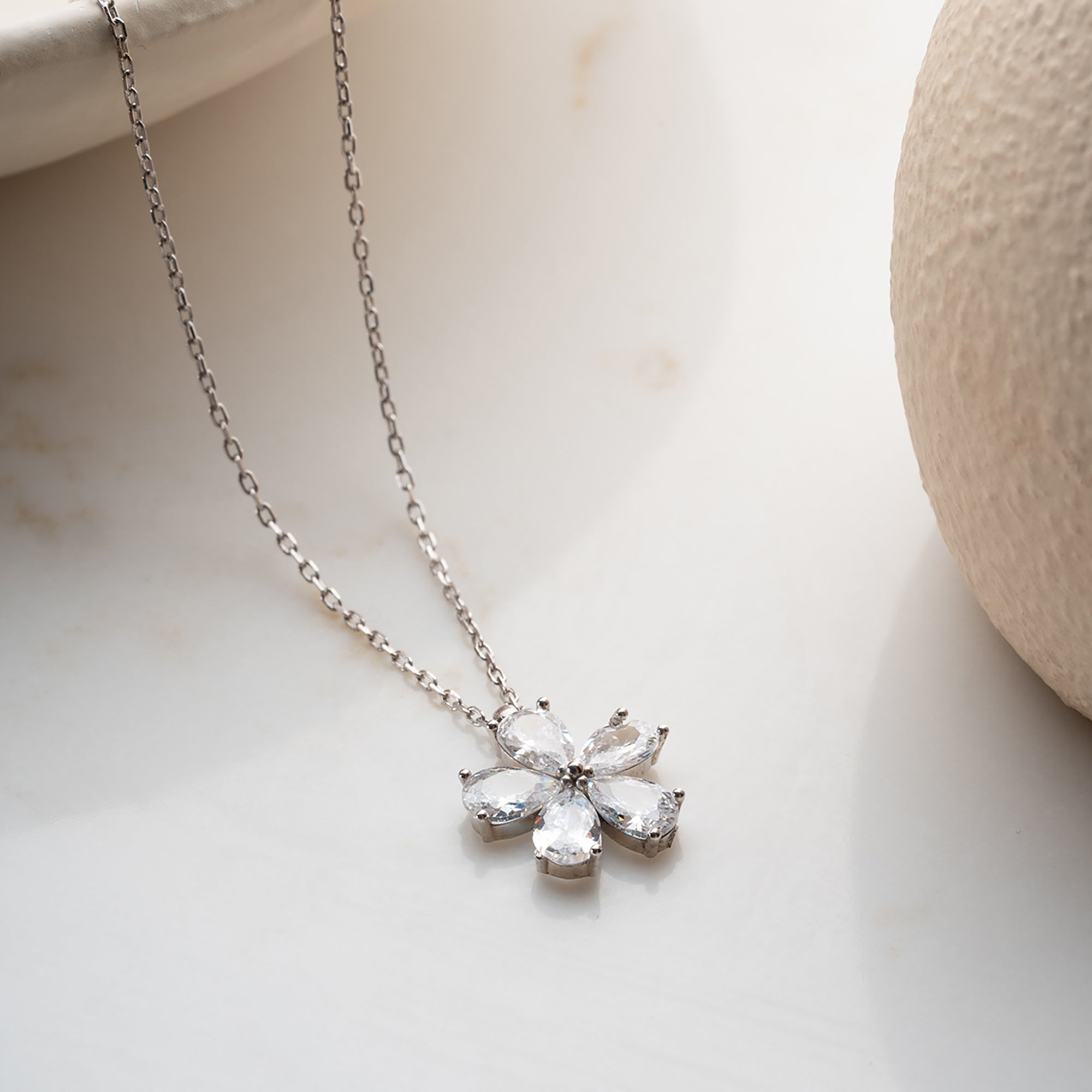 BEYAZ ÇİÇEK KOLYE | 925 GÜMÜŞ