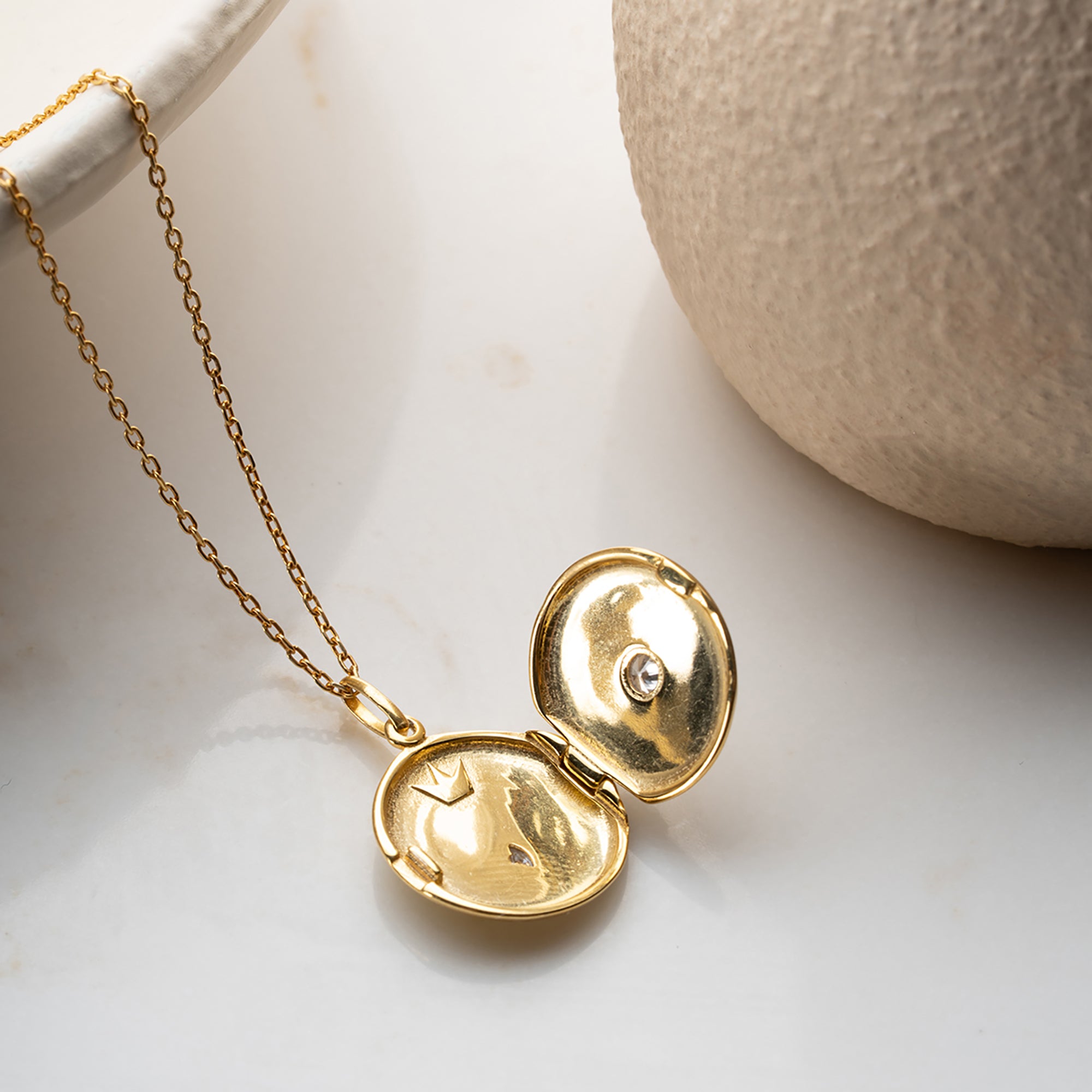 KAPAKLI KRALİÇE ARI KOLYE | 925 GÜMÜŞ