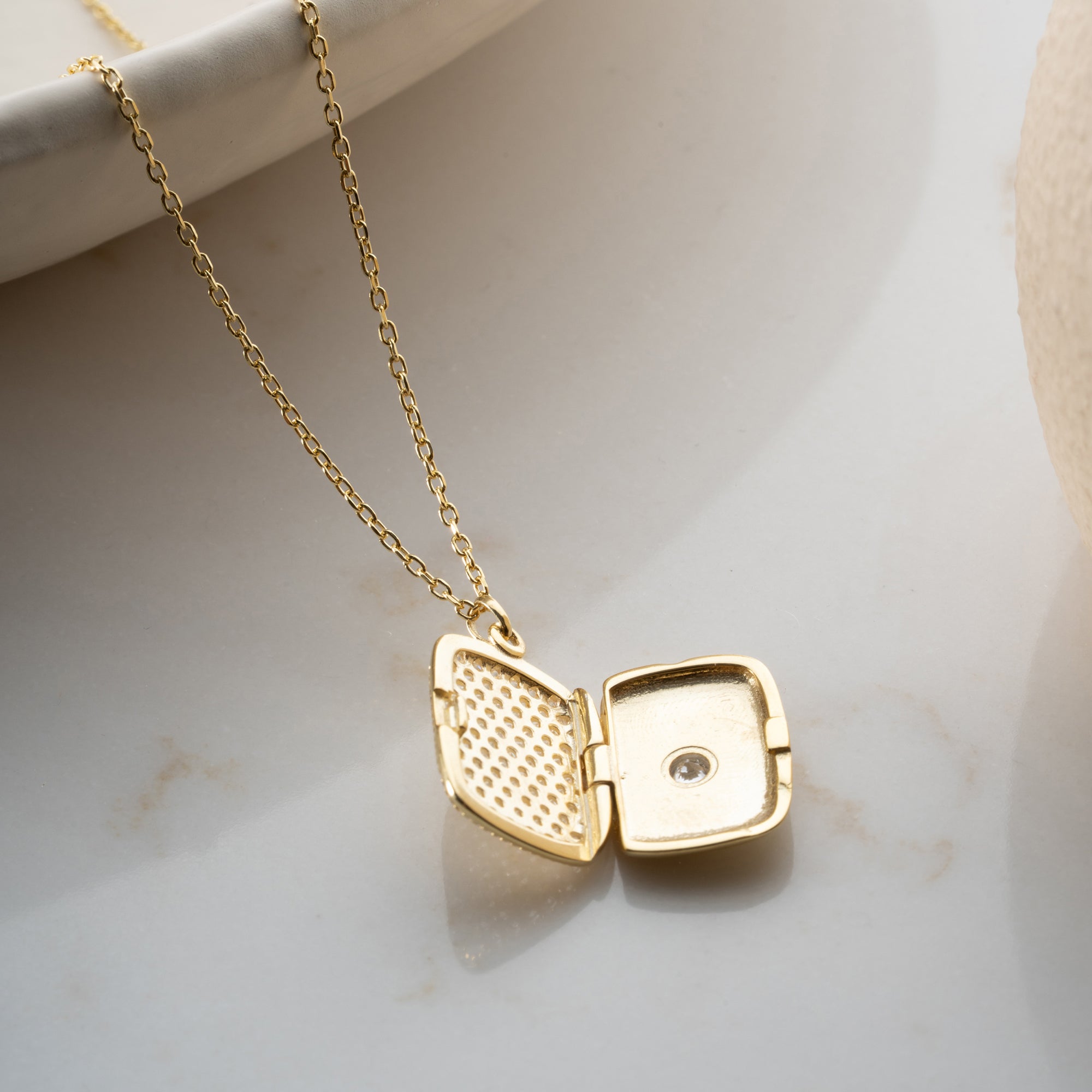 IŞILTILI KAPAKLI KOLYE | 925 GÜMÜŞ