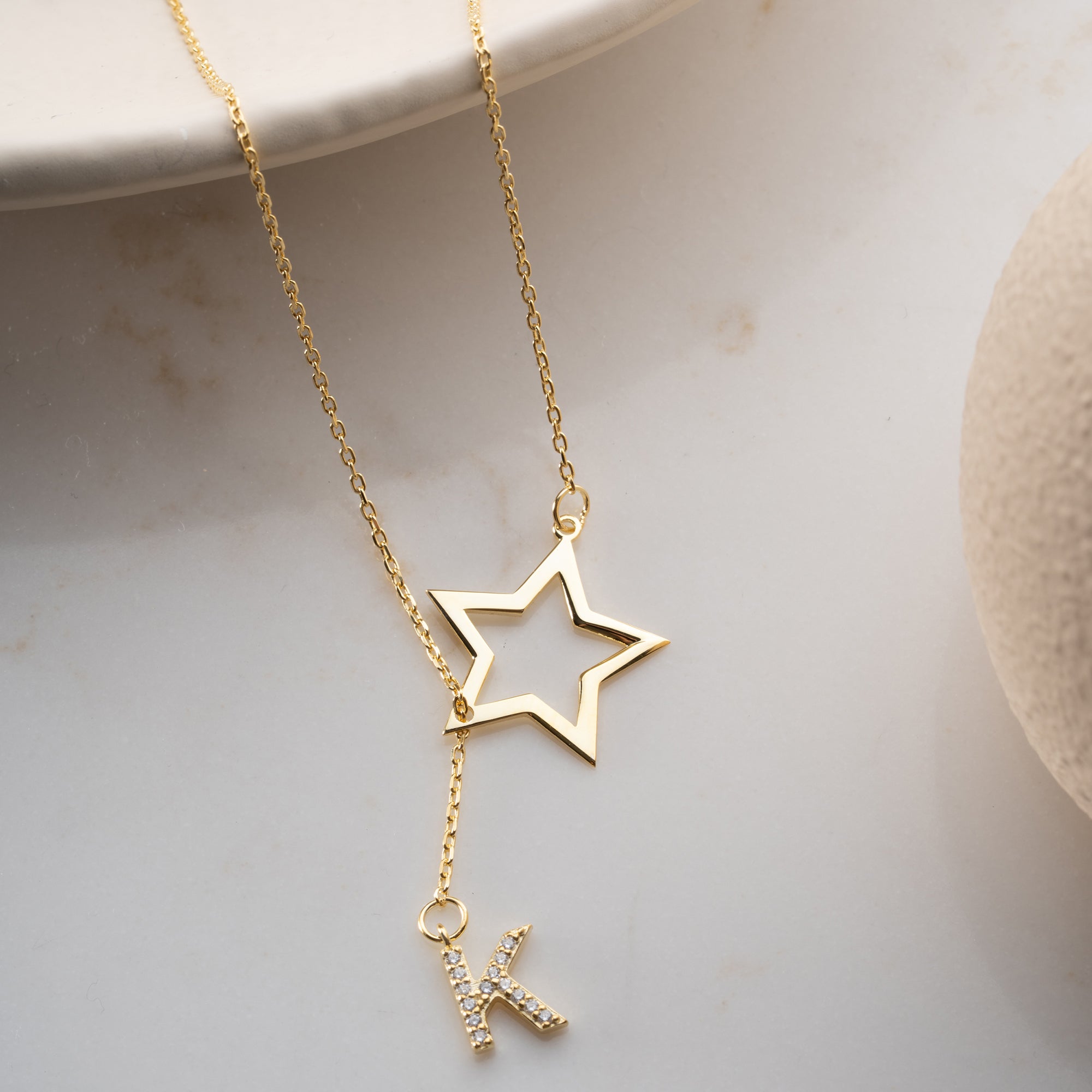 TAŞLI HARF SALLANTILI YILDIZ KOLYE | 925 GÜMÜŞ