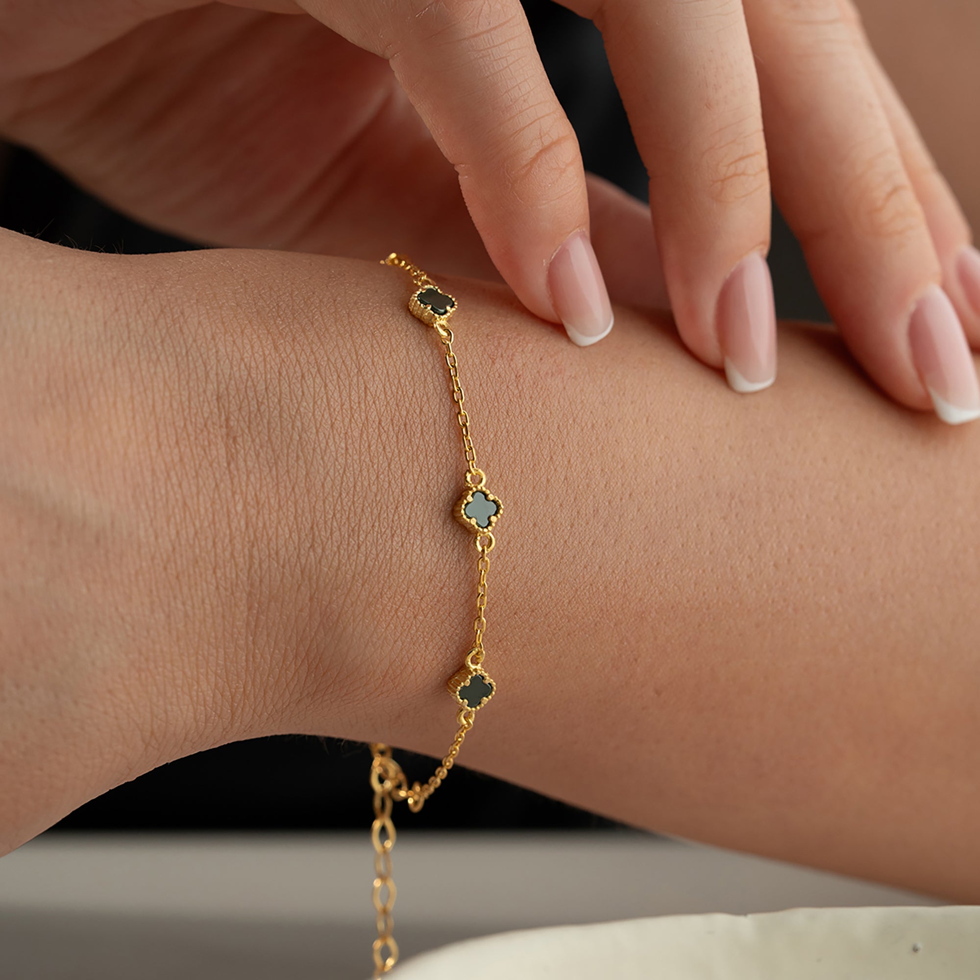 YEŞİL TAŞLI ÇOKLU YONCA BİLEKLİK | 925 GÜMÜŞ