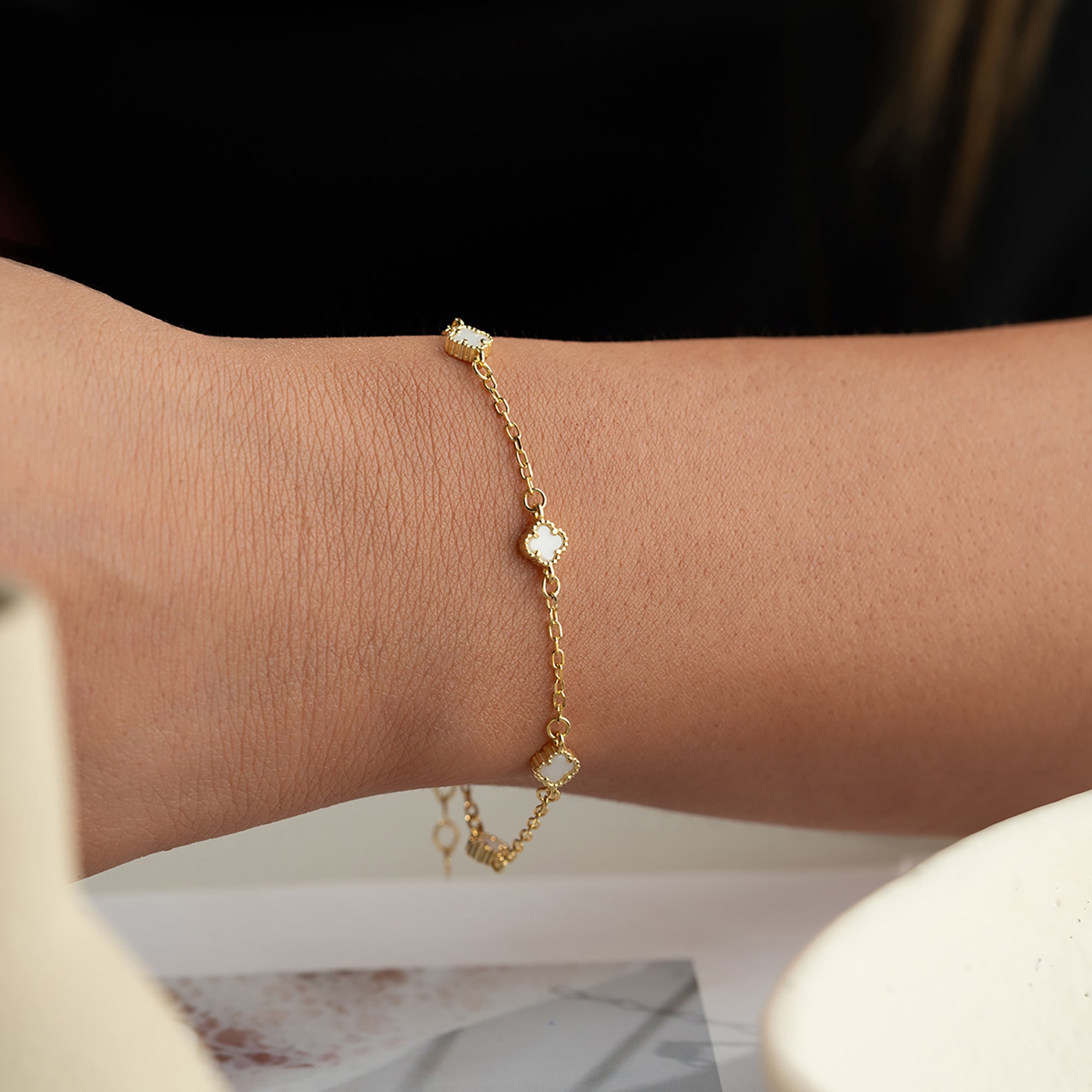 BEYAZ TAŞLI ÇOKLU YONCA BİLEKLİK | 925 GÜMÜŞ