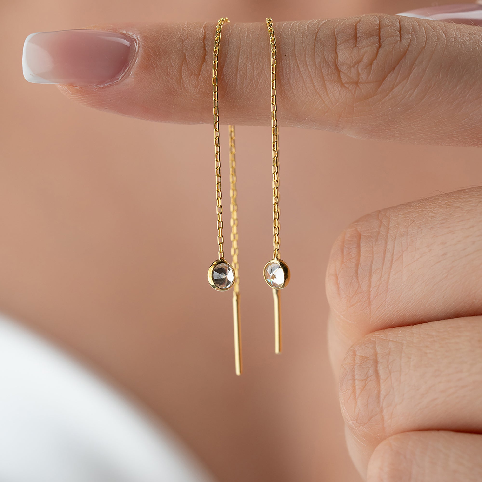 SALLANTILI ZİRKON TAŞLI KÜPE | 925 GÜMÜŞ