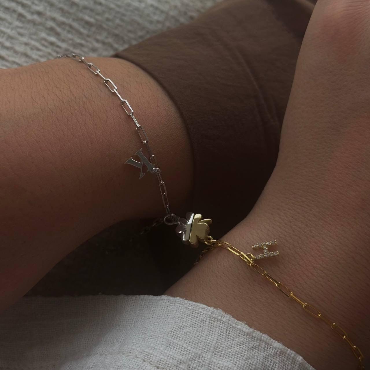 MIKNATISLI YONCA HARFLİ ÇİFT BİLEKLİK | 925 GÜMÜŞ