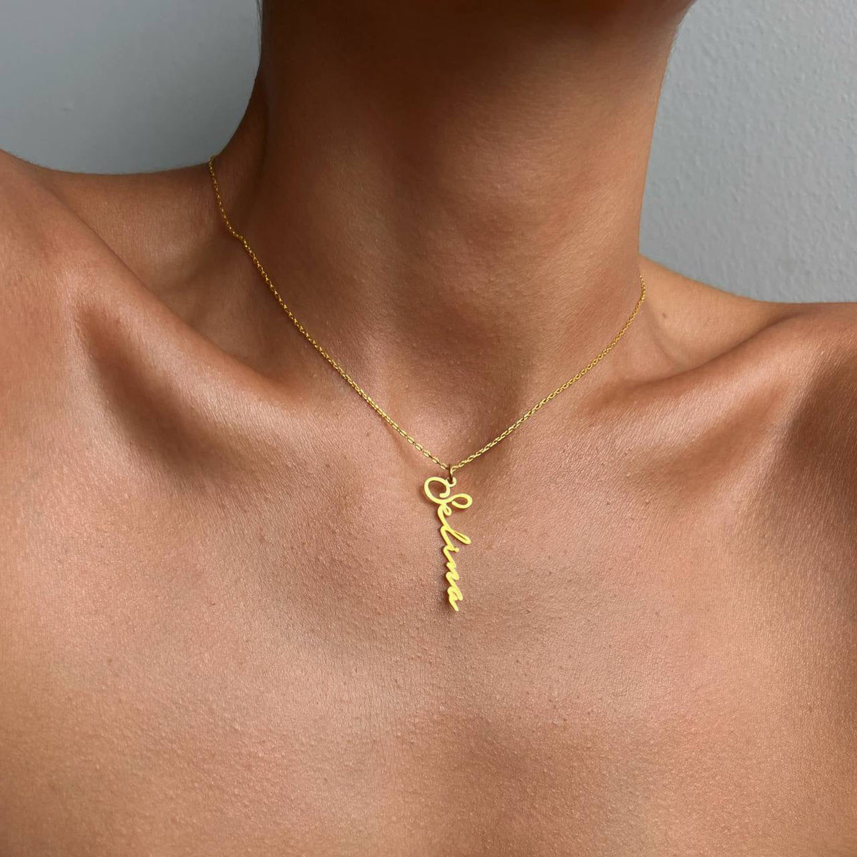 Kişiye Özel Dikey İsim Yazılı Notera Fontlu Kolye | 925 Ayar Gümüş – Jeweliay Jewelry – 13