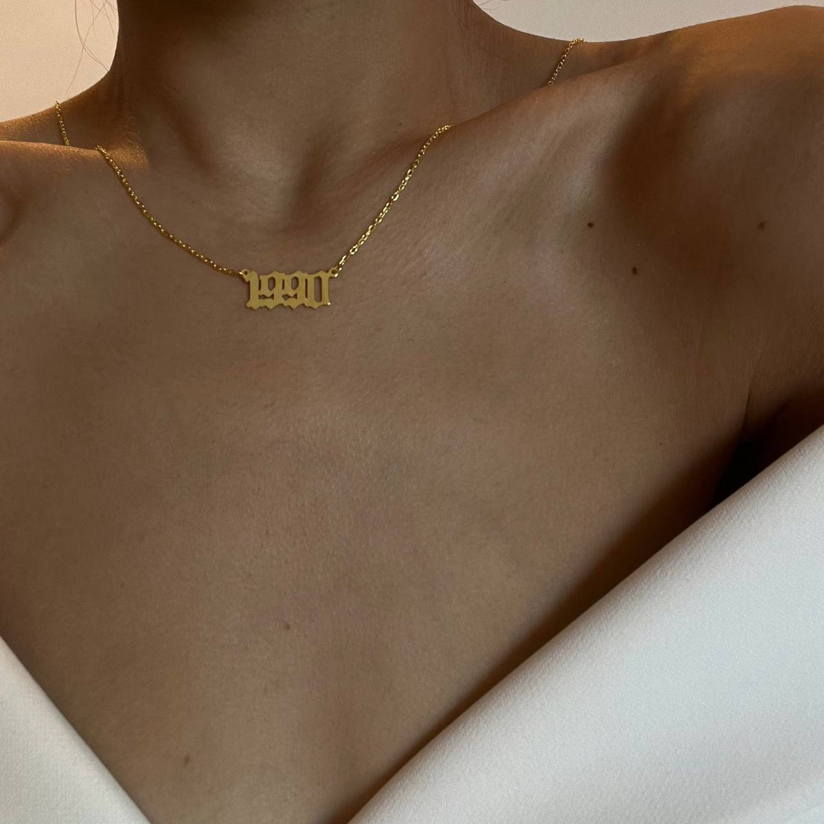 Kişiye Özel Gotik Fontlu Tarih Kolye | 925 Ayar Gümüş – Jeweliay Jewelry – 4