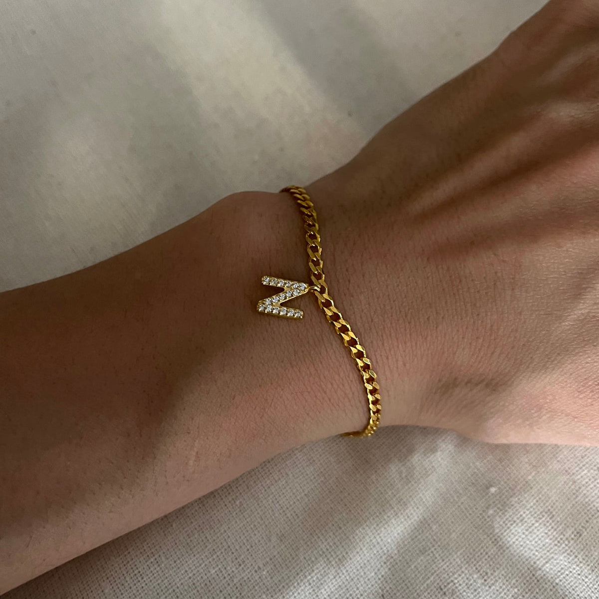 Kişiye Özel Harf Sallantılı İnce Gurmet Zincir Bileklik | 925 Ayar Gümüş – Jeweliay Jewelry – 5