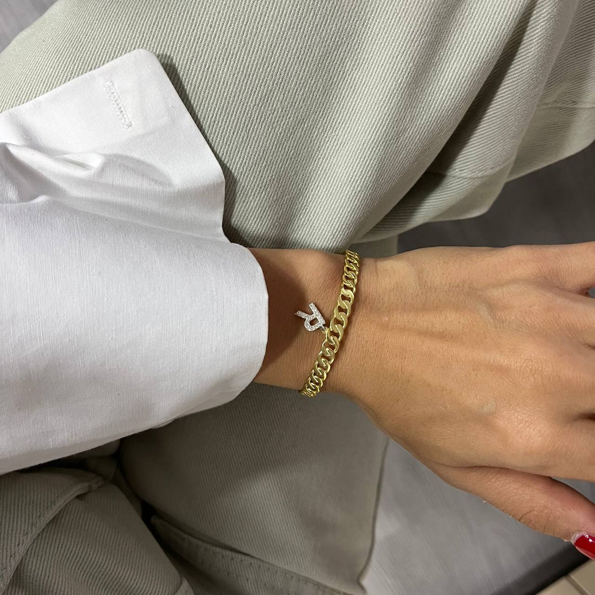 Kişiye Özel Harfli Zirkon Taşlı Kelepçe Bileklik | 925 Ayar Gümüş – Jeweliay Jewelry – 5
