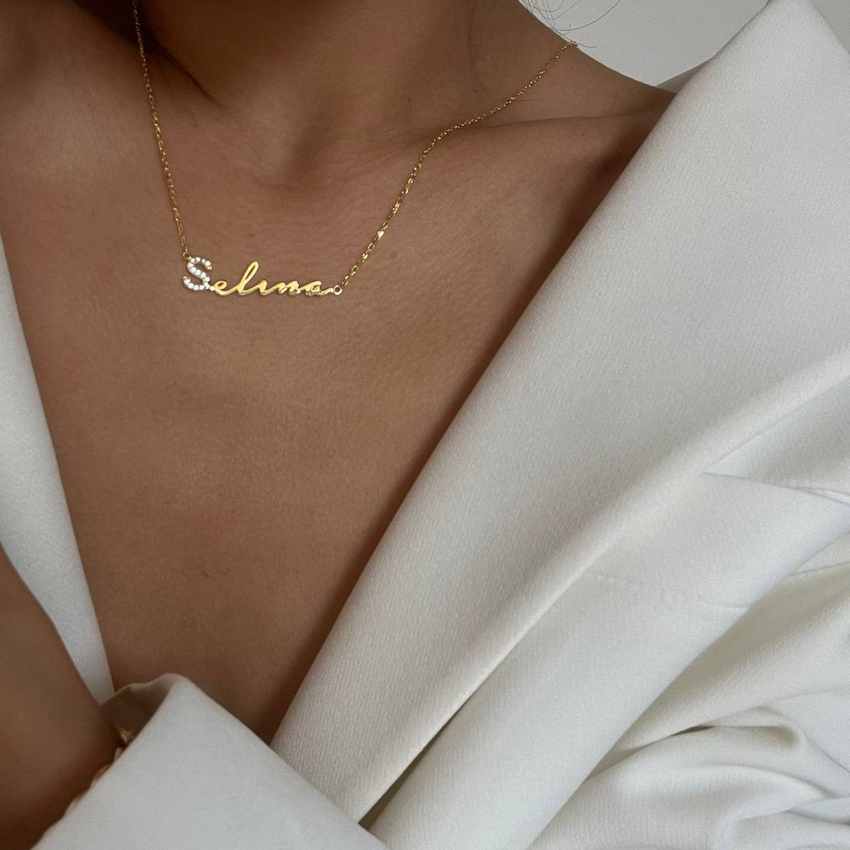 Kişiye Özel İlk Harfi Taşlı Yatay İsimli Kolye | 925 Ayar Gümüş – Jeweliay Jewelry – 5