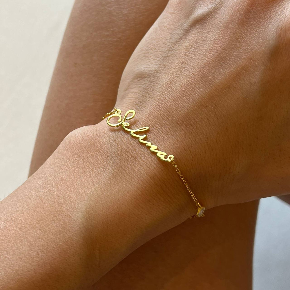 Kişiye Özel İsim Yazılı Notera Font Kapama Taşlı Bileklik | 925 Ayar Gümüş – Jeweliay Jewelry – 4