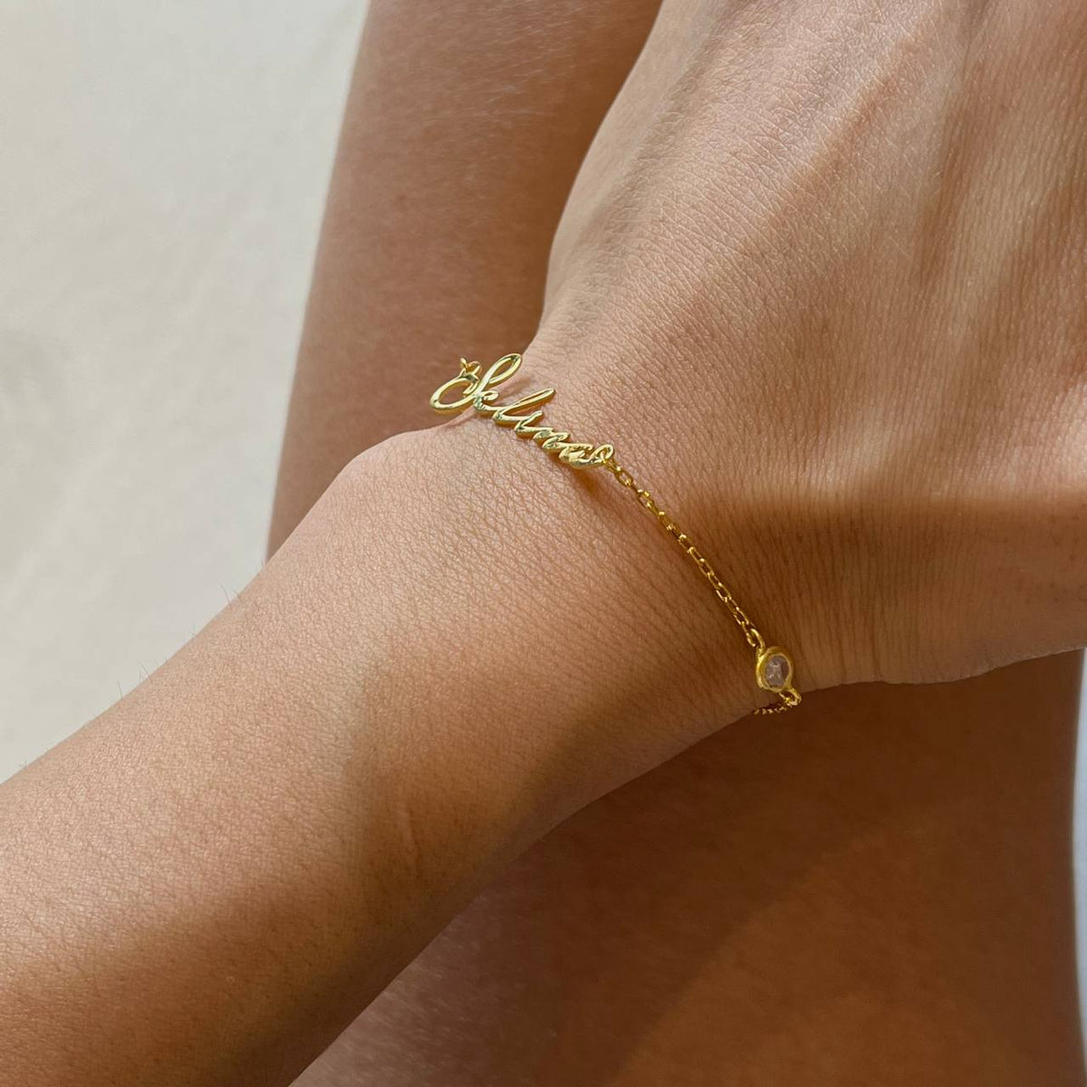 Kişiye Özel İsim Yazılı Notera Font Kapama Taşlı Bileklik | 925 Ayar Gümüş – Jeweliay Jewelry – 5