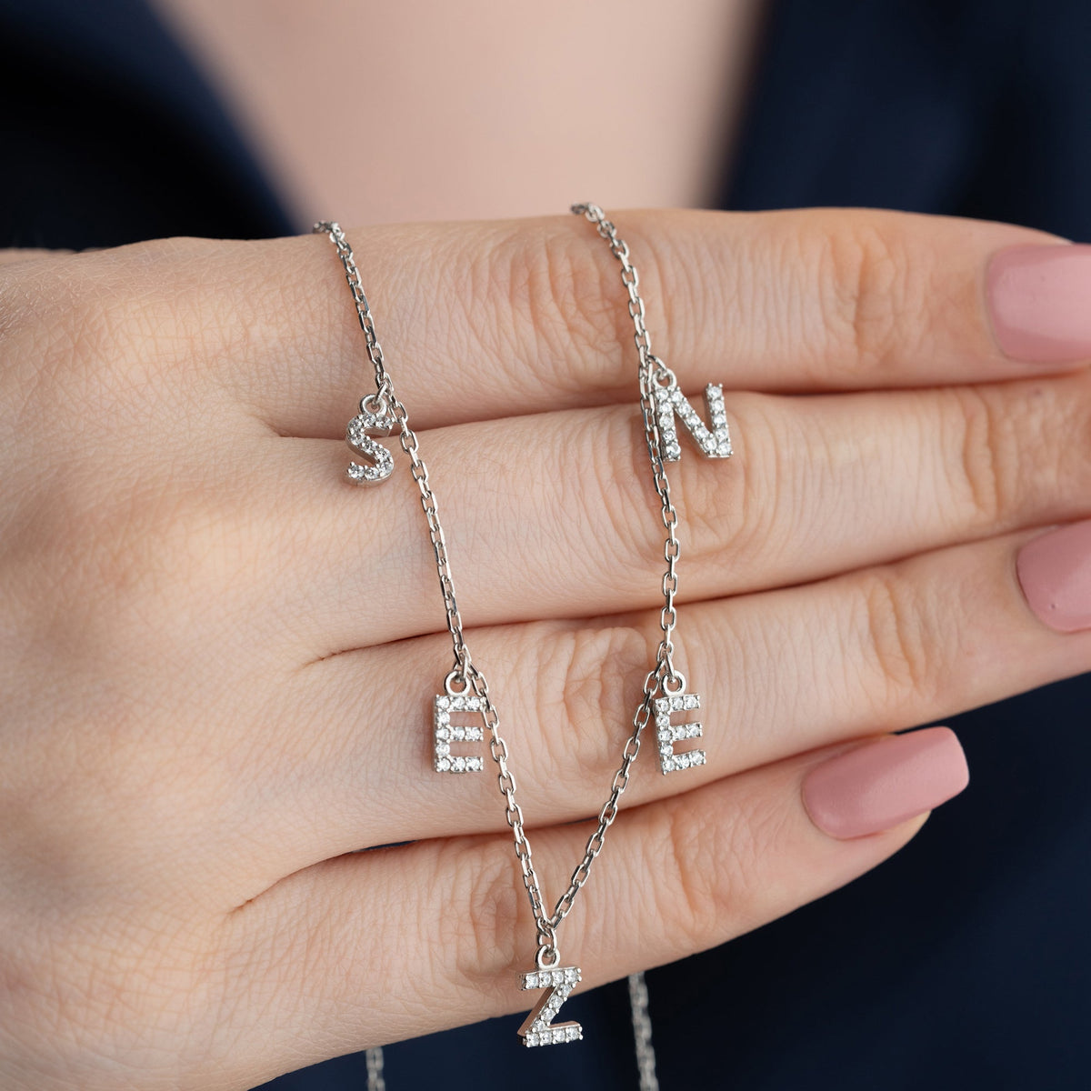 Kişiye Özel İsim Yazılı Zirkon Taşlı Sallantılı Kolye | 925 Ayar Gümüş – Jeweliay Jewelry – 13