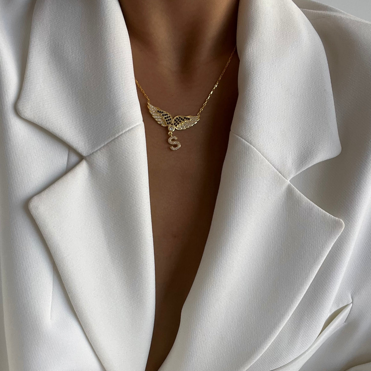 Kişiye Özel Taşlı Harf Sallantılı Melek Kanadı Kolye | 925 Ayar Gümüş – Jeweliay Jewelry – 4