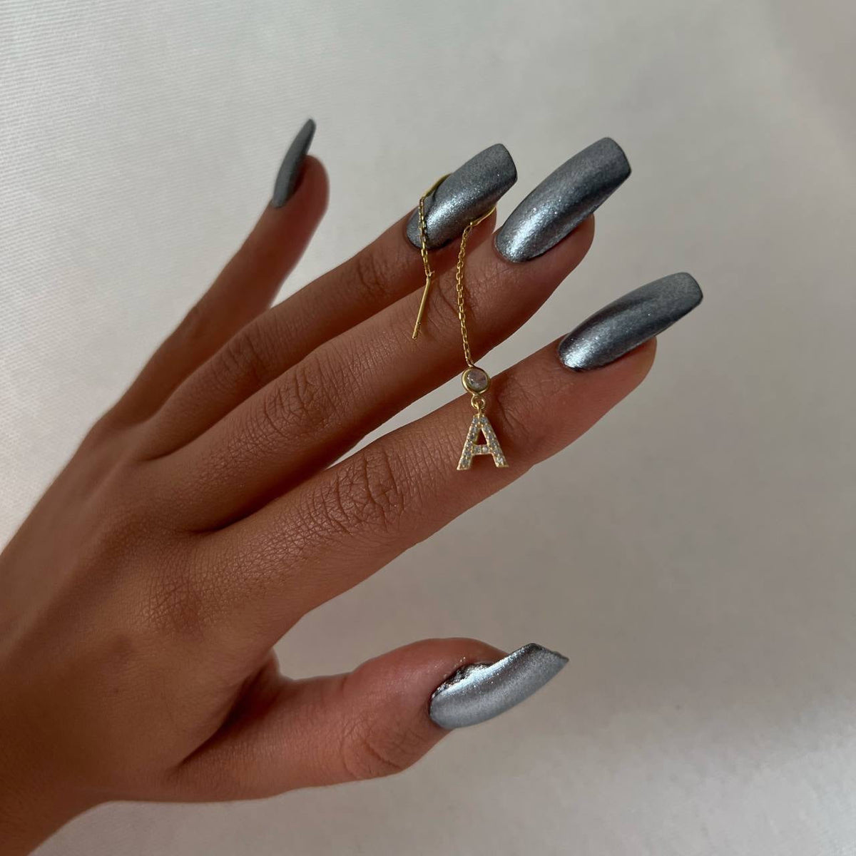 Kişiye Özel Zirkon Taşlı Harf Sallantılı Küpe | 925 Ayar Gümüş – Jeweliay Jewelry – 5