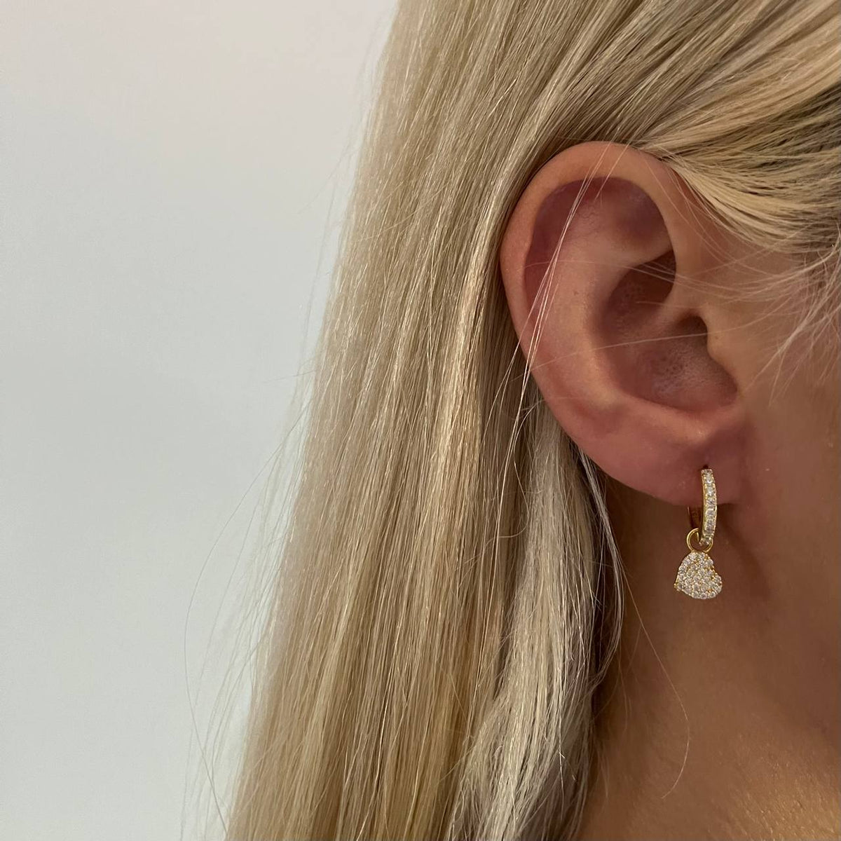 Zirkon Taşlı Minimal Kalp Sallantılı Küpe | 925 Ayar Gümüş – Jeweliay Jewelry – 4