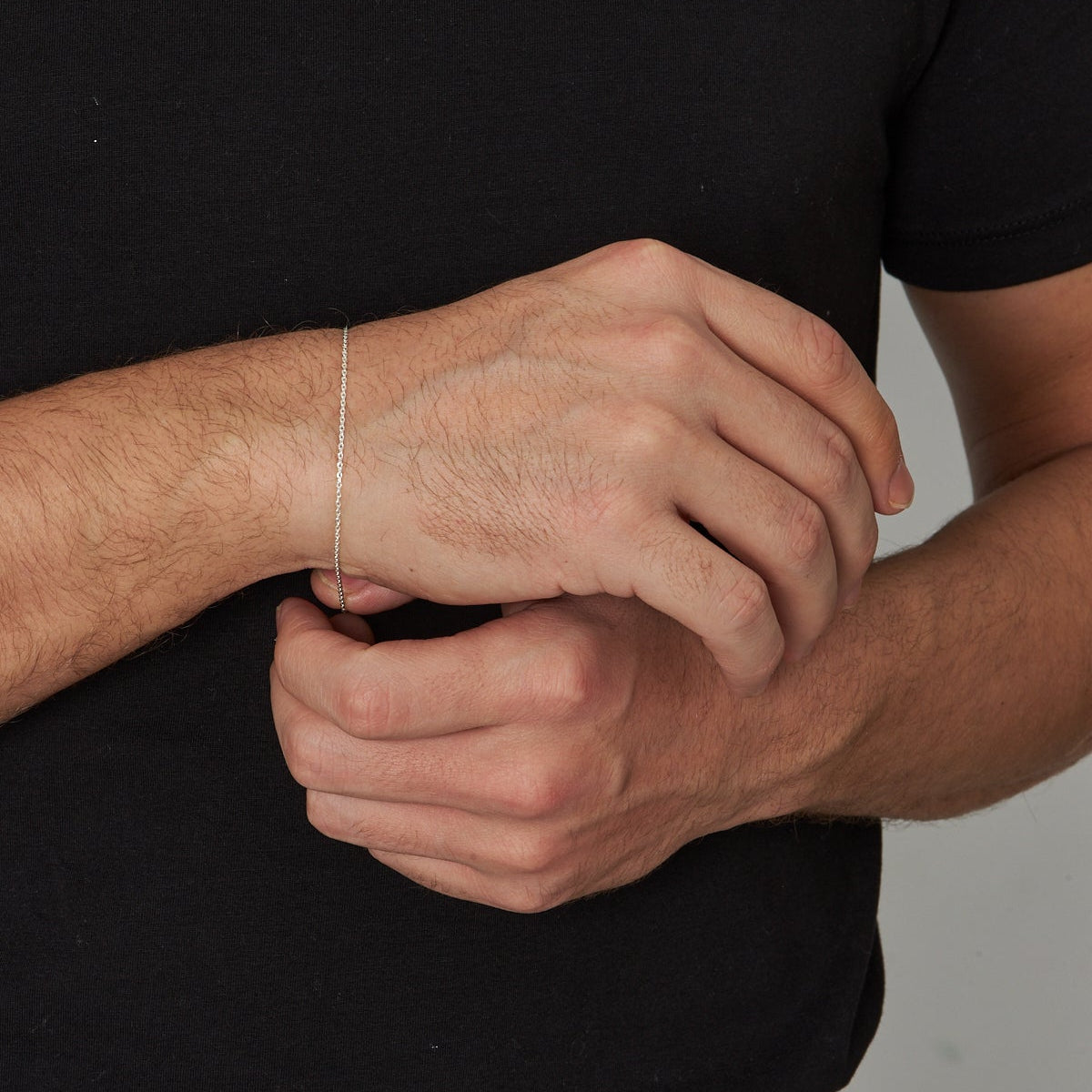 1.5 mm forse zincir erkek bileklik, bilekte kullanımı.