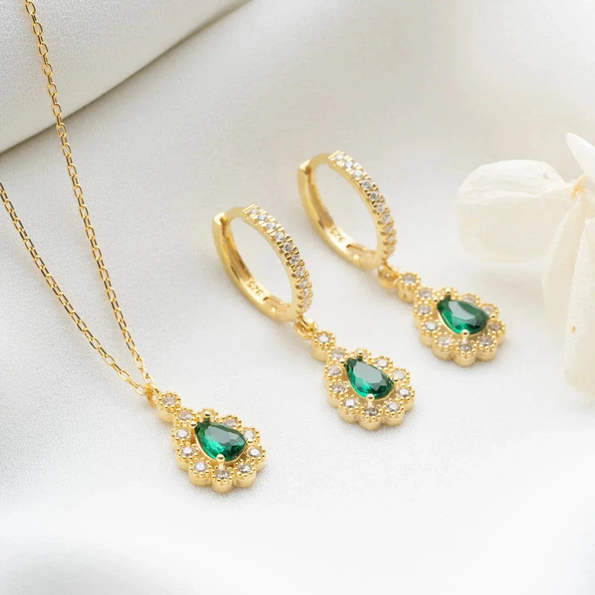 ZÜMRÜT YEŞİLİ KOLYE KÜPE SET | 925 GÜMÜŞ