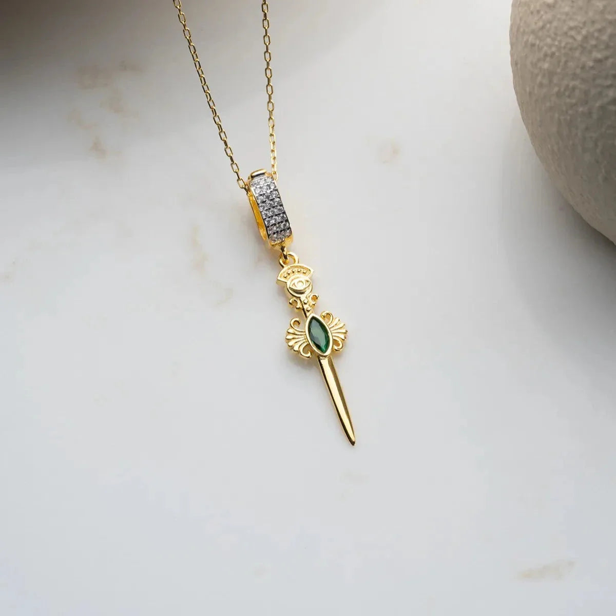 YEŞİL TAŞLI KILIÇ KOLYE | 925 GÜMÜŞ