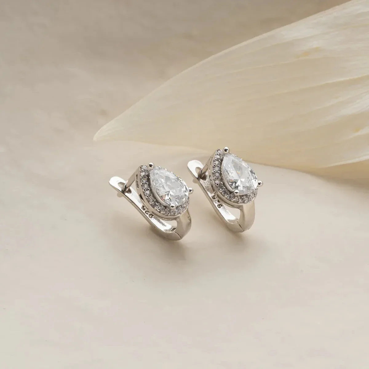 DAMLA TAŞLI KÜPE | 925 GÜMÜŞ