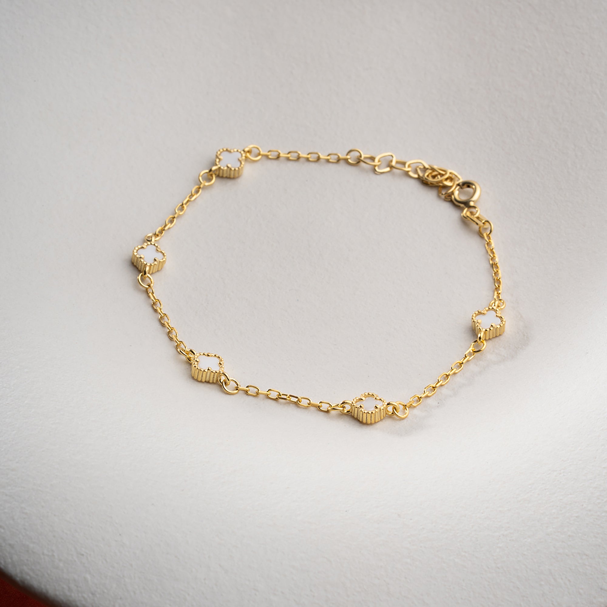 BEYAZ TAŞLI ÇOKLU YONCA BİLEKLİK | 925 GÜMÜŞ