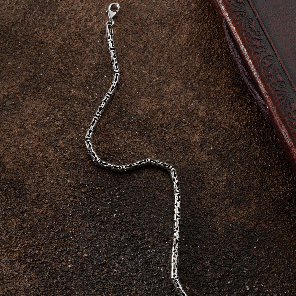 KÖNIGSARMBAND OVAL OXIDIERT 3MM yakın çekim