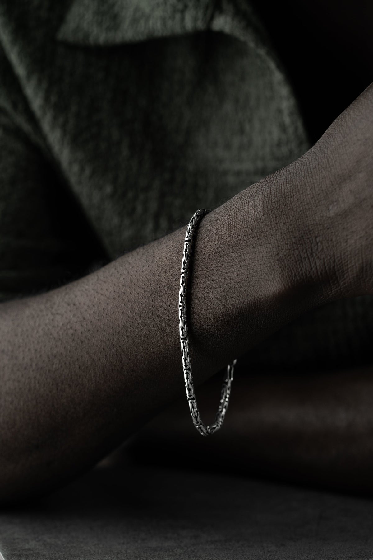 KÖNIGSARMBAND OVAL OXIDIERT 3MM detay görünüm