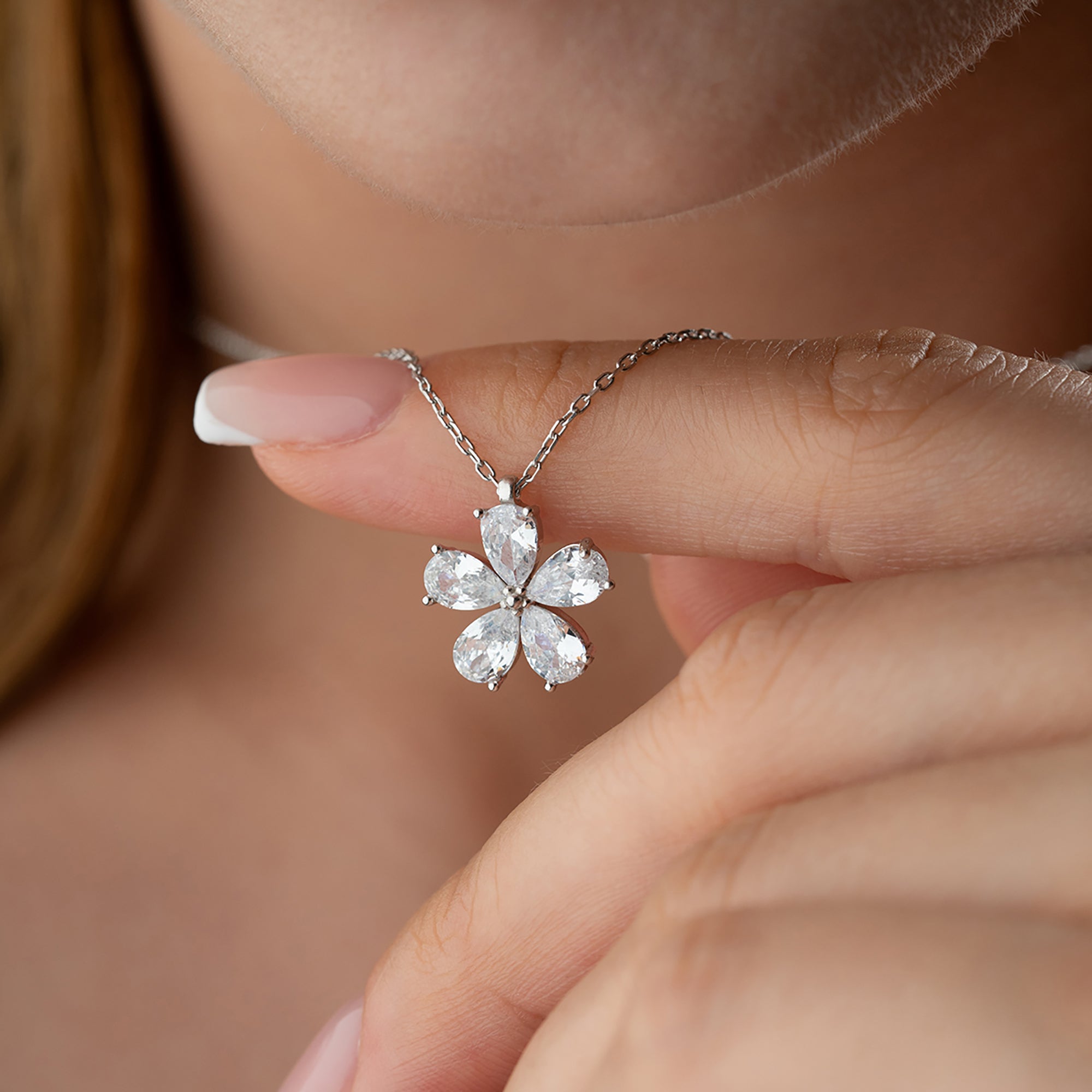 BEYAZ ÇİÇEK KOLYE | 925 GÜMÜŞ