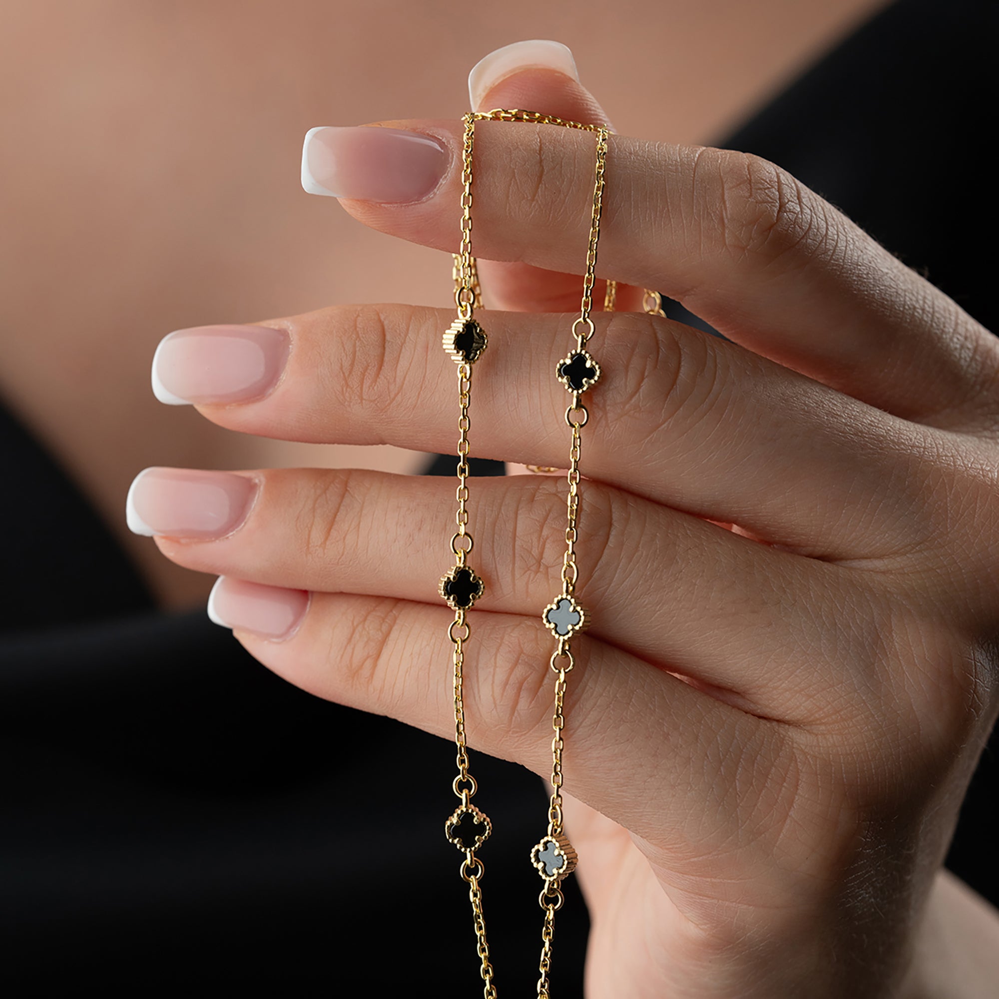 SİYAH MİNİ YONCA KOLYE | 925 GÜMÜŞ