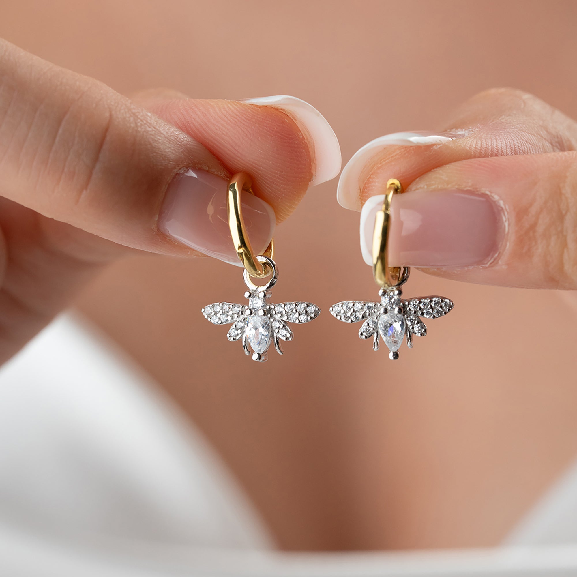 TAŞLI ARI KÜPE | 925 GÜMÜŞ