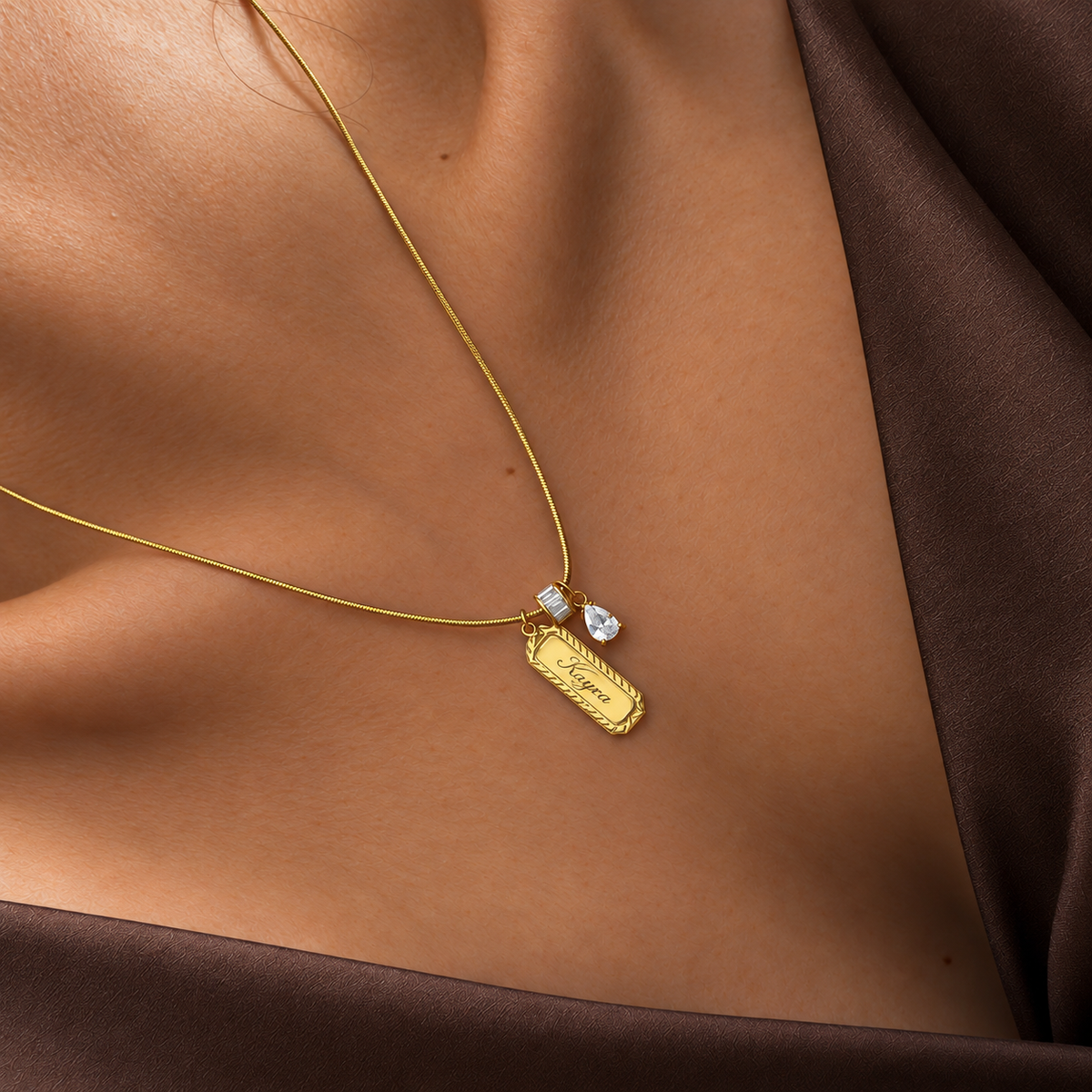 Kişiye Özel Baget Taşlı Plaka Charm Kolye – Jeweliay Jewelry – 02