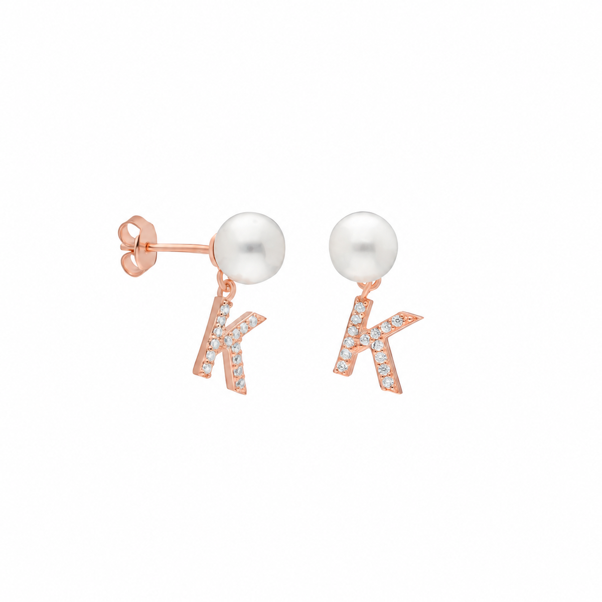 Kişiye Özel Harf Sallantılı İncili Çivili Küpe | 925 Ayar Gümüş – Jeweliay Jewelry – 3 – Rose beyaz fon #RENK_rose