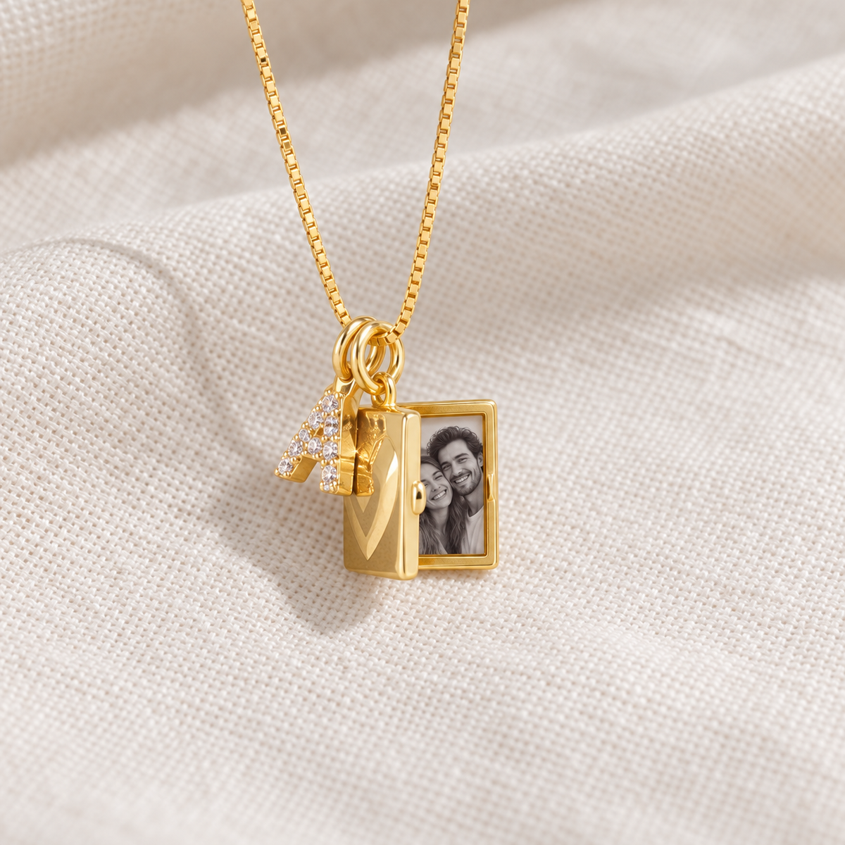 Kişiye Özel Mini Kalp Harfli Fotoğraflı Kapaklı Kolye | 925 Ayar Gümüş – Jeweliay Jewelry – 2